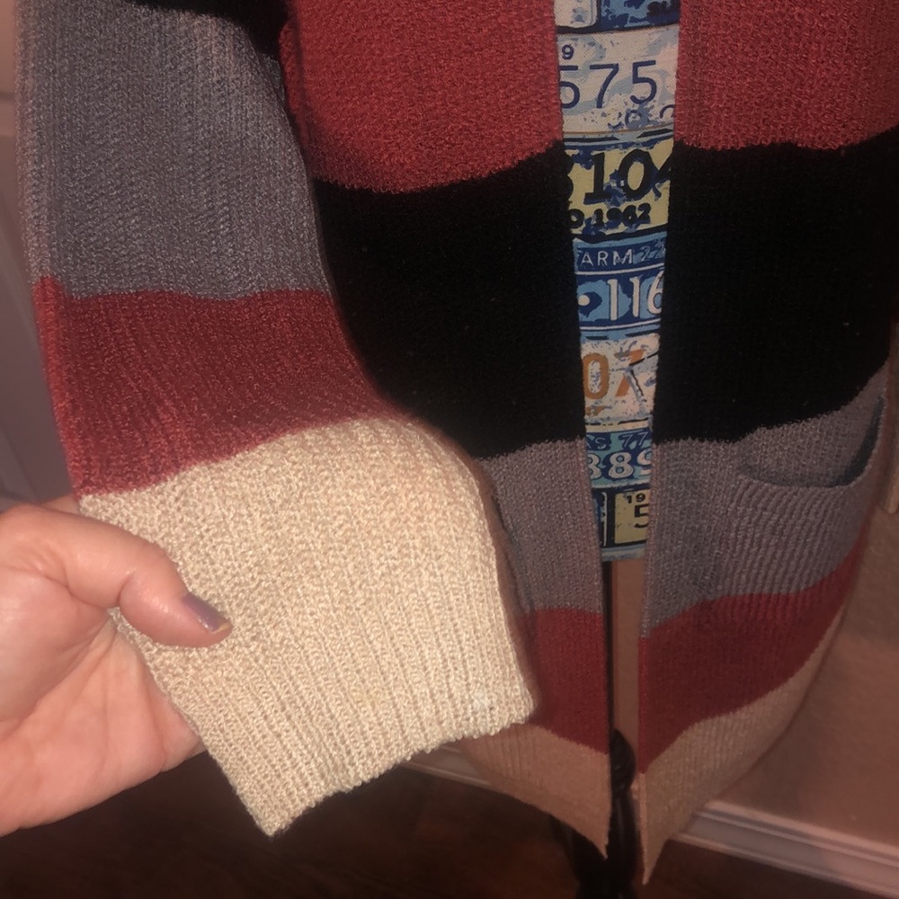 Cardigan - Picture 4 of 9